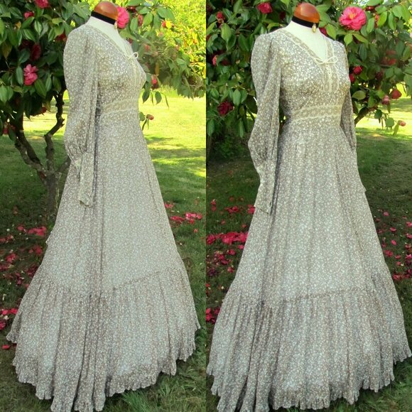 VICTORIAN COSTUME GOWN, S, WIDE RUFFLED SKIRT, TAUPE PRINT, LACE TRIM, LADYLIKE - Picture 4 of 9